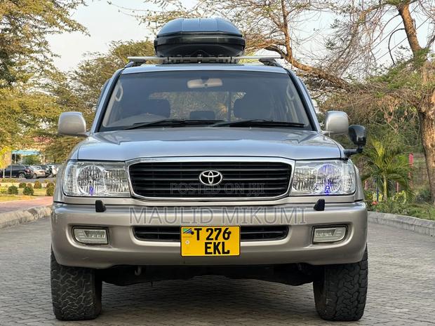 Toyota Land Cruiser 1999 Silver