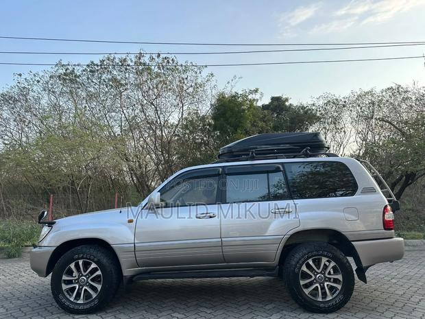 Toyota Land Cruiser 1999 Silver