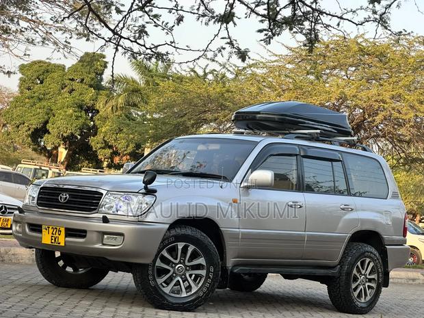 Toyota Land Cruiser 1999 Silver
