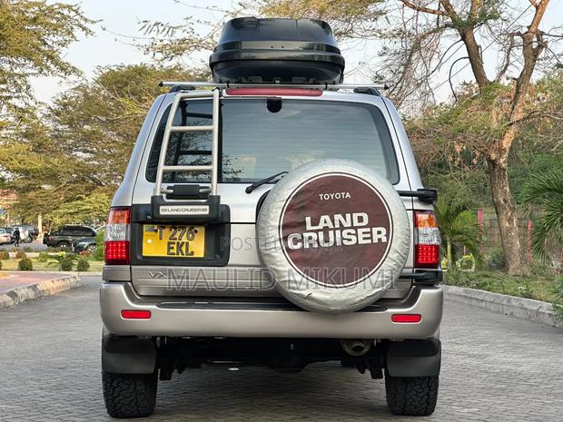 Toyota Land Cruiser 1999 Silver