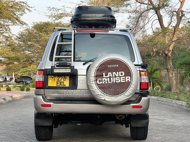 Toyota Land Cruiser 1999 Silver