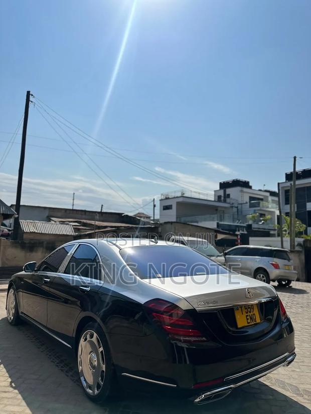 Mercedes-Benz E200 2017 Black