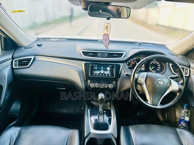 Nissan X-Trail 2.0 Petrol FWD 2013 White