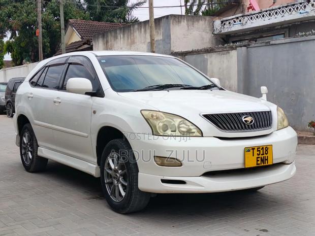 Toyota Harrier 2005 White