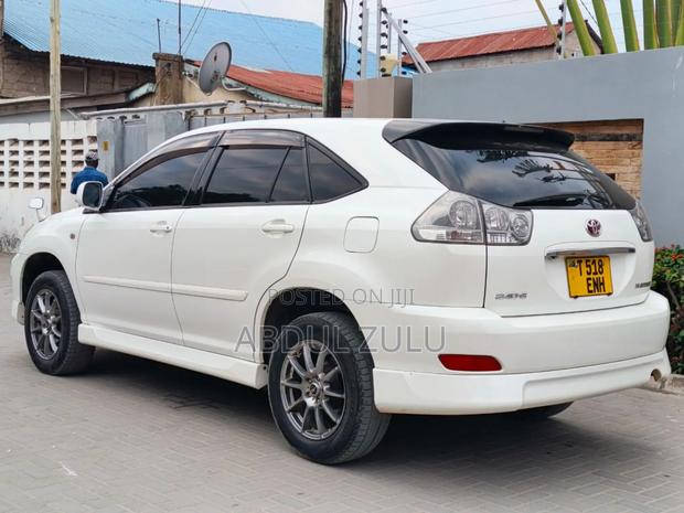 Toyota Harrier 2005 White