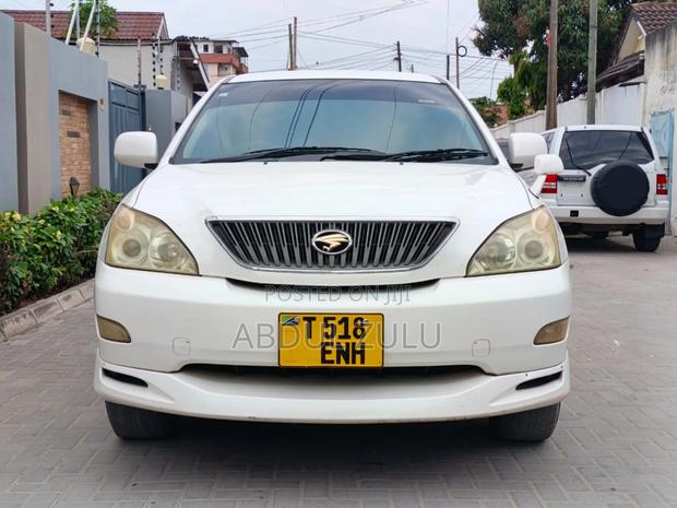 Toyota Harrier 2005 White
