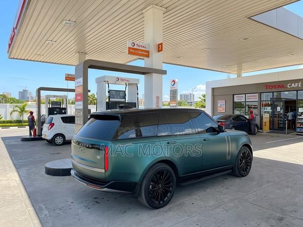 Land Rover Range Rover Vogue 2024 Green