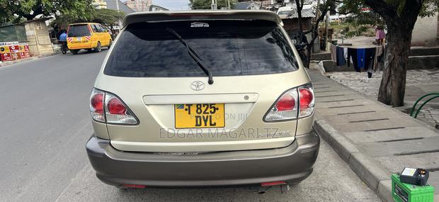 Toyota Harrier 2004 Silver