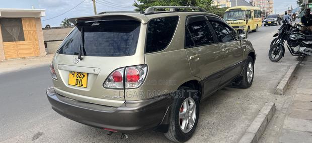 Toyota Harrier 2004 Silver