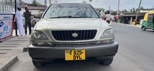 Toyota Harrier 2004 Silver