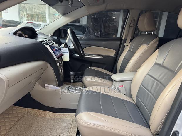 Toyota Belta 2008 Silver