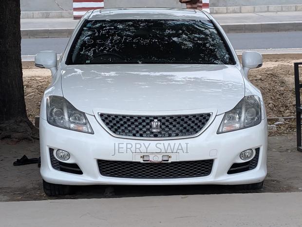 Toyota Crown 2009 White