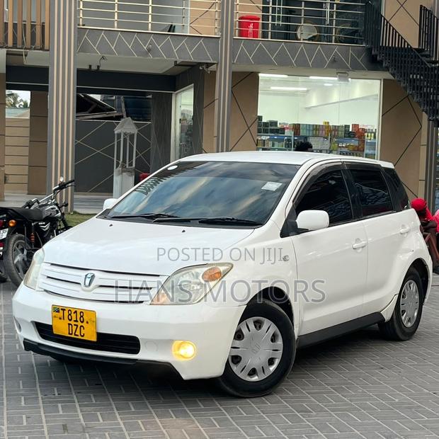 Toyota IST 2004 White