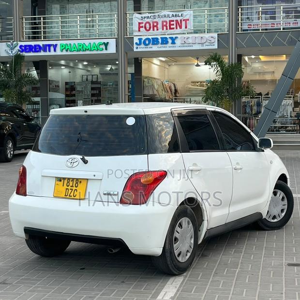 Toyota IST 2004 White
