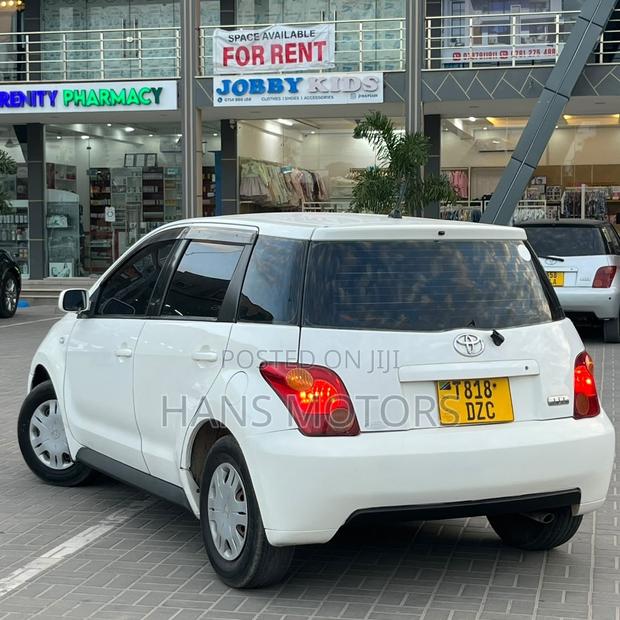 Toyota IST 2004 White
