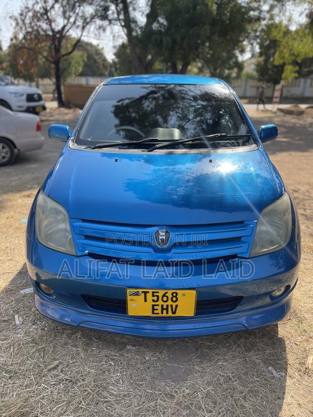 Toyota IST 2005 Blue