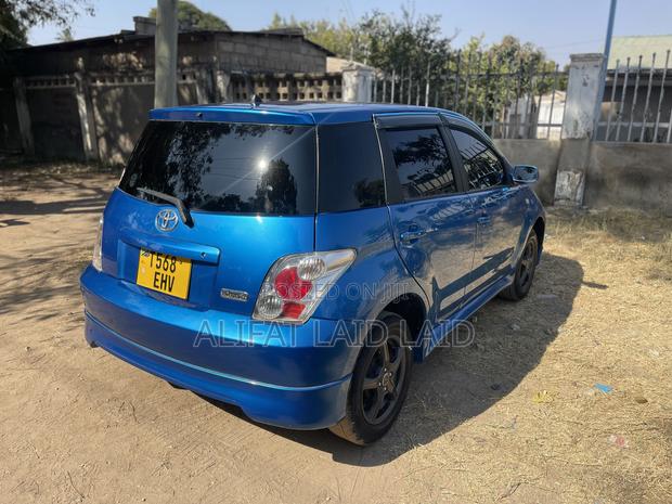 Toyota IST 2005 Blue