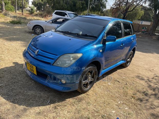 Toyota IST 2005 Blue
