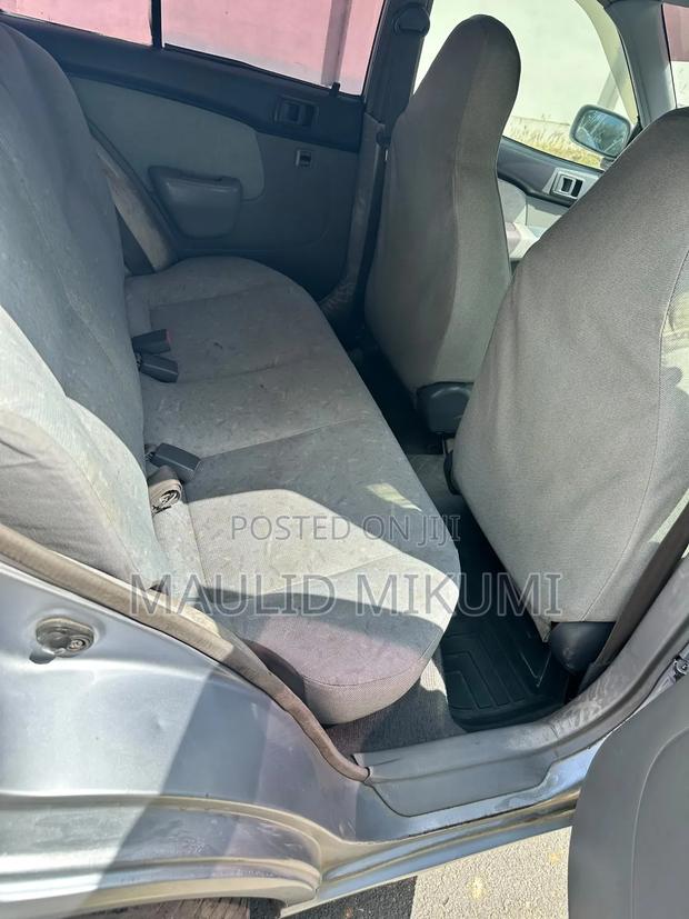 Toyota Starlet 2002 Silver