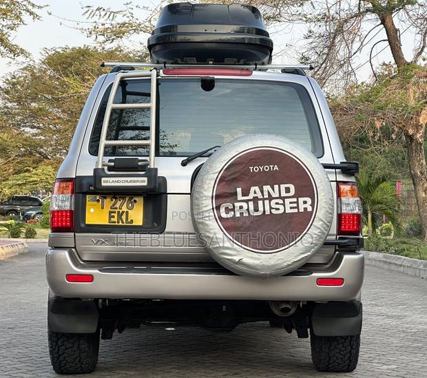 Toyota Land Cruiser 2001 Silver