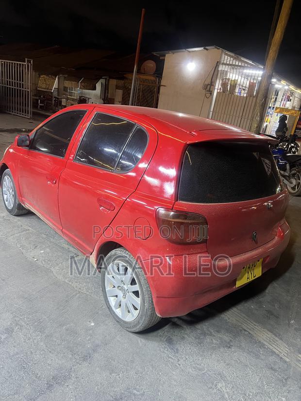 Toyota Vitz 1.0 FWD 5dr 2003 Red