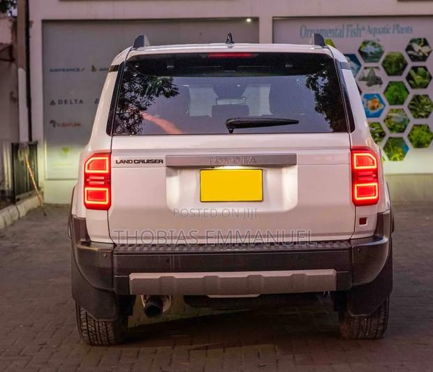 Toyota Land Cruiser Prado 2024 White
