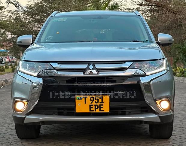 Mitsubishi Outlander 2015 Silver