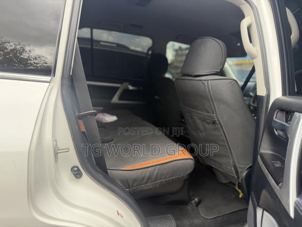 Toyota Land Cruiser 2017 White