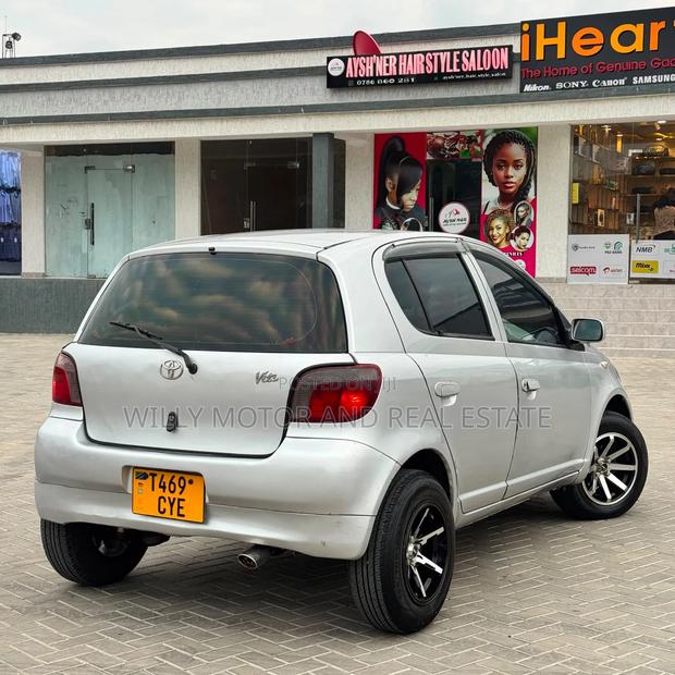 Toyota Vitz 1999 Gray