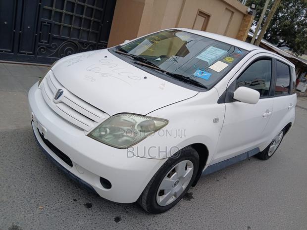 Toyota IST 2003 White