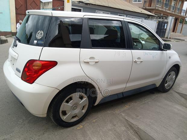 Toyota IST 2003 White