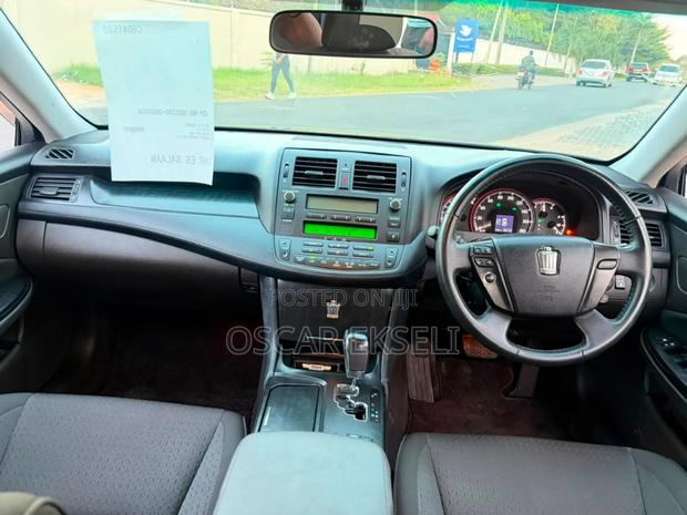 Toyota Crown 2009 Black