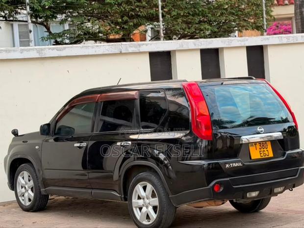 Nissan X-Trail 2010 Black