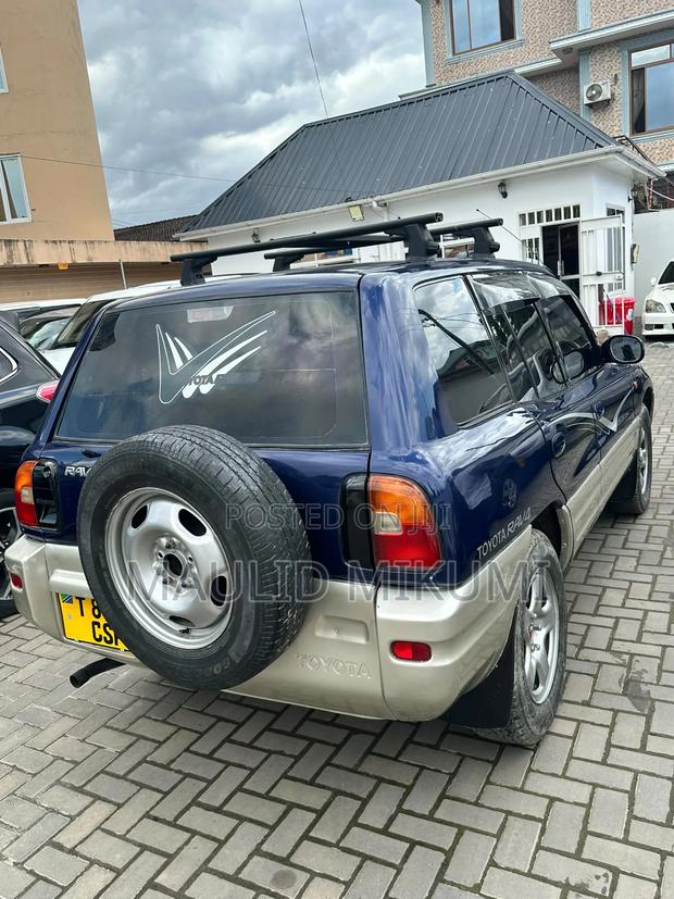 Toyota RAV4 1997 Blue