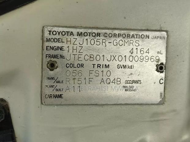 Toyota Land Cruiser 2003 White