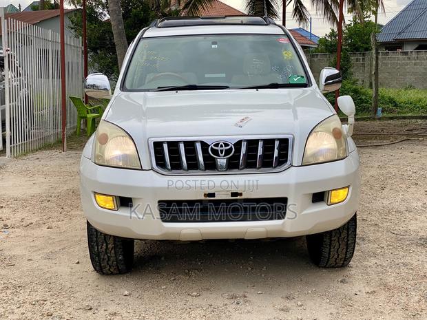 Toyota Land Cruiser Prado 2006 White