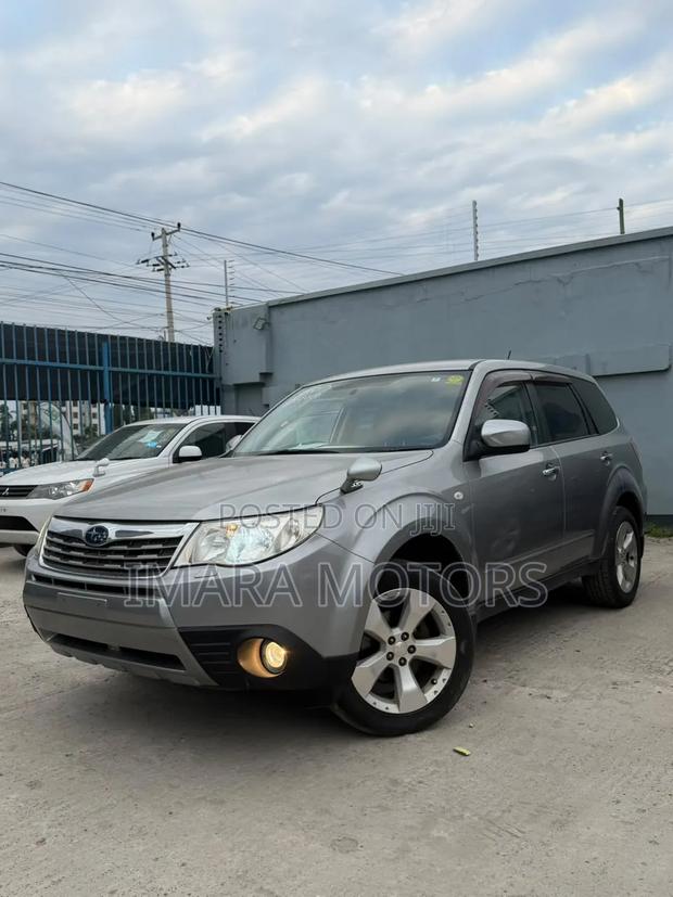 Subaru Forester 2010 Silver