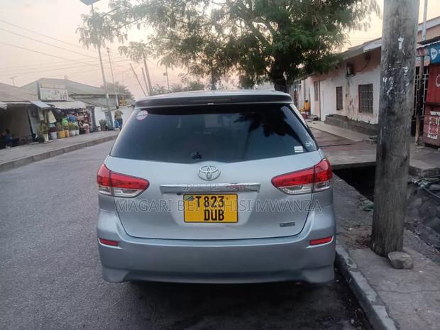 Toyota Wish 2012 Black