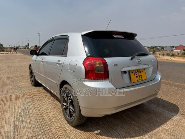 Toyota Corolla RunX 2004 Silver