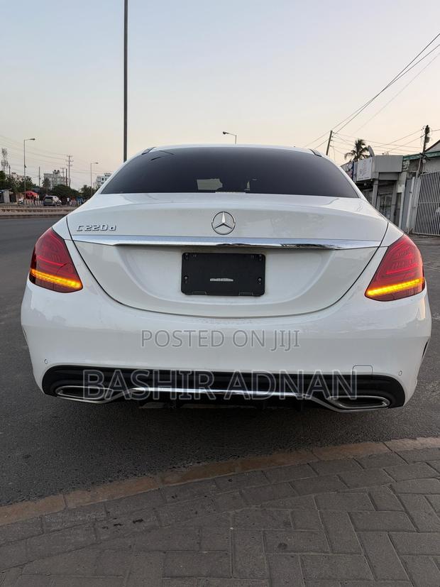 Mercedes-Benz C220 Classic 2019 White