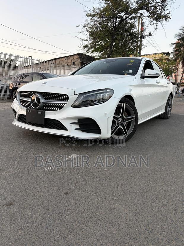 Mercedes-Benz C220 Classic 2019 White