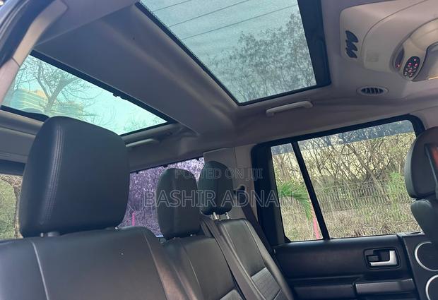 Land Rover Discovery 2010 Matt Black