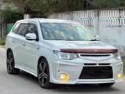 Mitsubishi Outlander 2013 White for sale