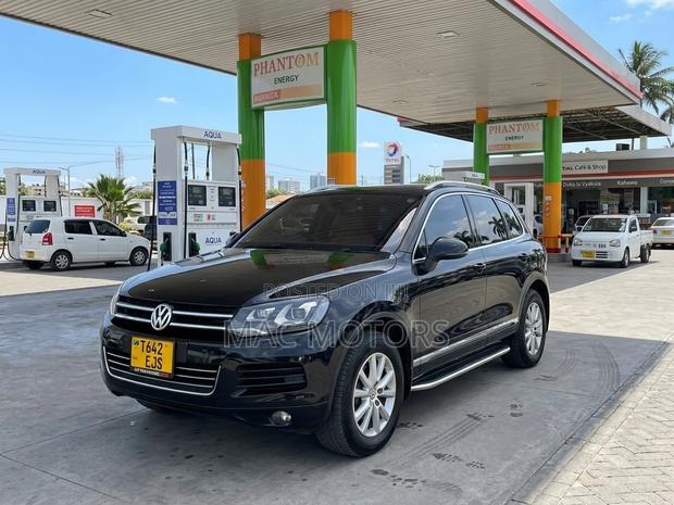 Volkswagen Touareg 2014 Black