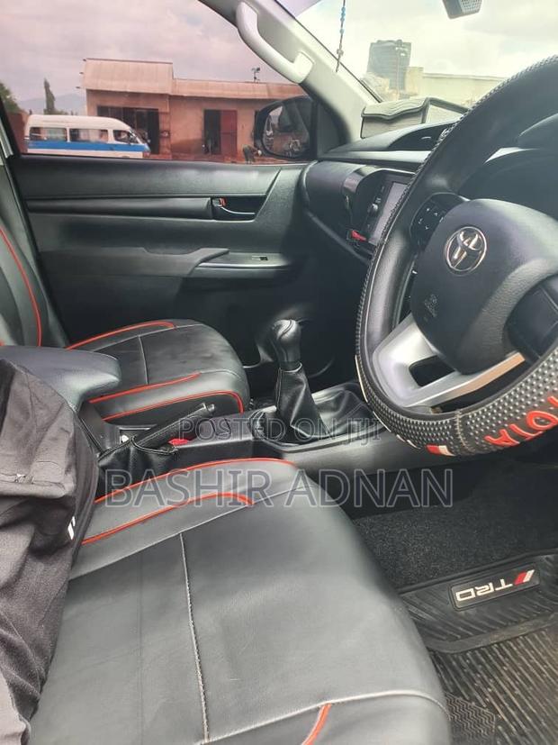 Toyota Hilux Revo Double Cab Deisel 2.4 AWD 2021 Silver