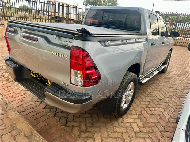 Toyota Hilux Revo Double Cab Deisel 2.4 AWD 2021 Silver