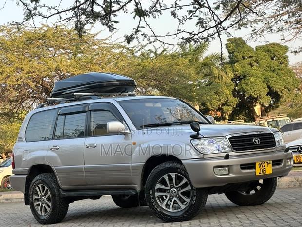 Toyota Land Cruiser 1998 Silver