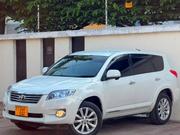 Toyota Vanguard 2011 White for sale