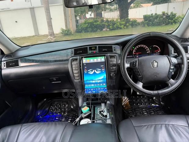 Toyota Crown 2007 White