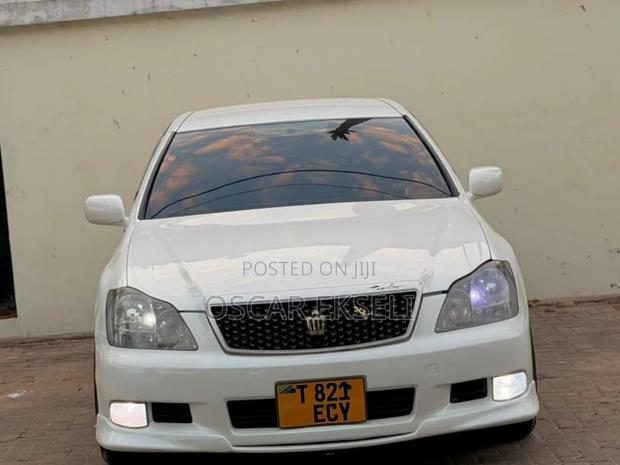 Toyota Crown 2007 White